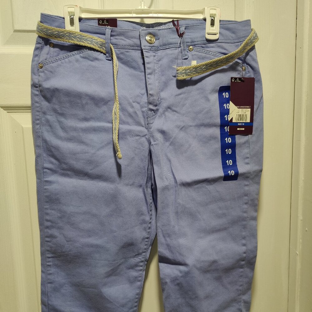 Gloria Vanderbilt lilac Capri with belt